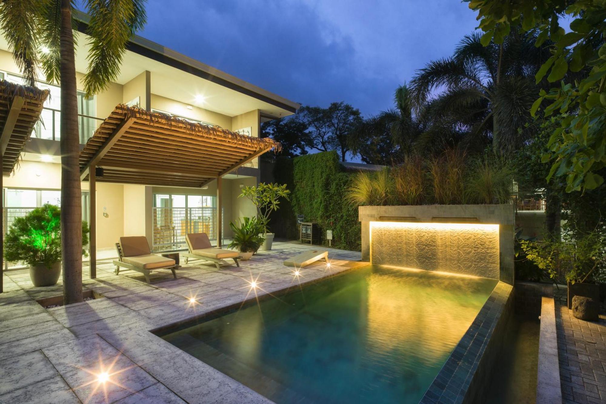 Tamarindo Bay Suites - Self Check In, Adults Only Exteriör bild