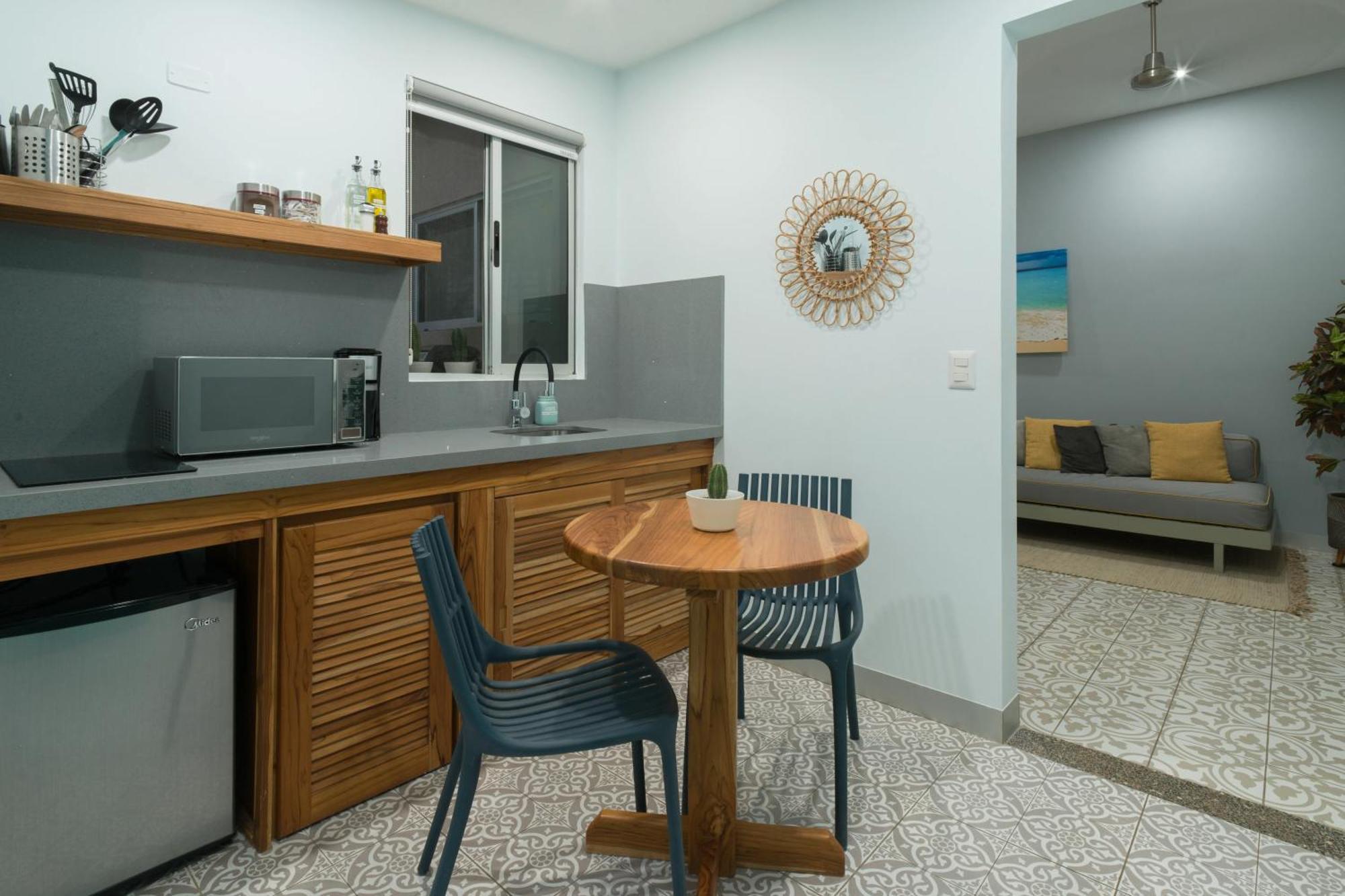 Tamarindo Bay Suites - Self Check In, Adults Only Exteriör bild