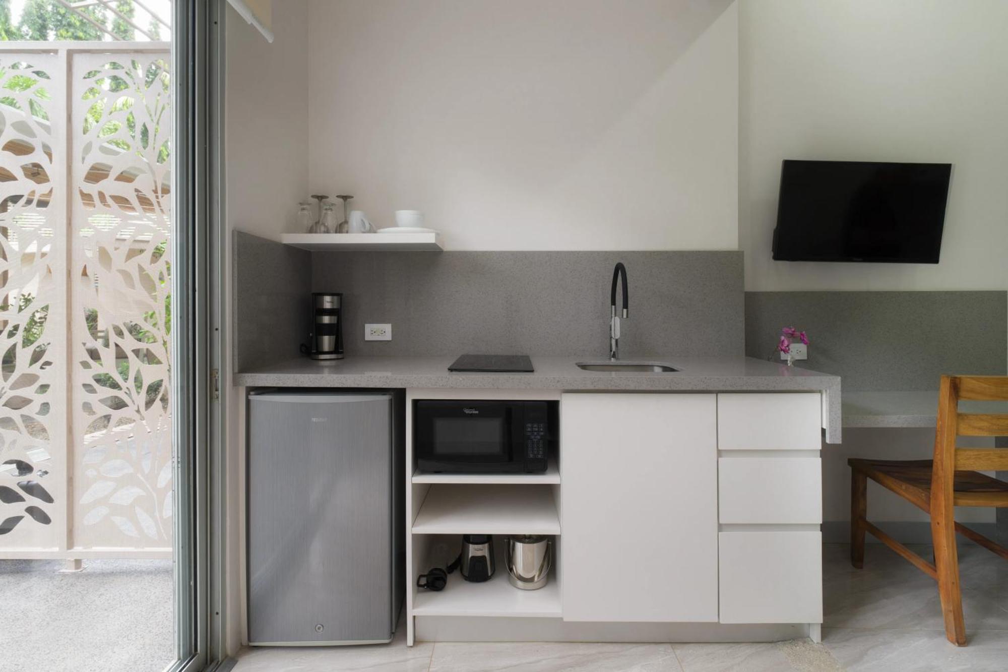 Tamarindo Bay Suites - Self Check In, Adults Only Exteriör bild