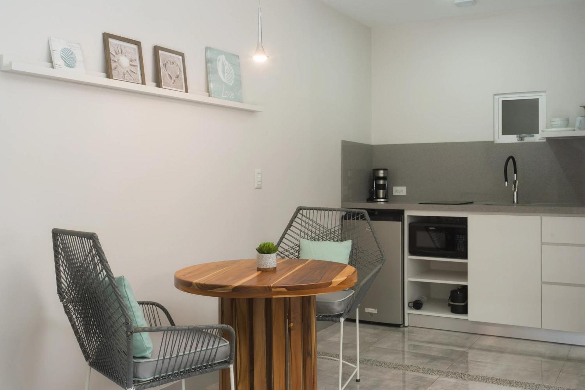 Tamarindo Bay Suites - Self Check In, Adults Only Exteriör bild